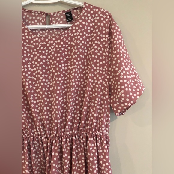 Long pink flower dress - Picture 2 of 2